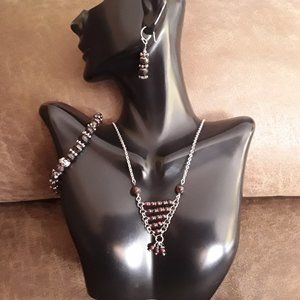 Faced 7mm garnet stretch bracelet  beads earrings vtg necklace set.
